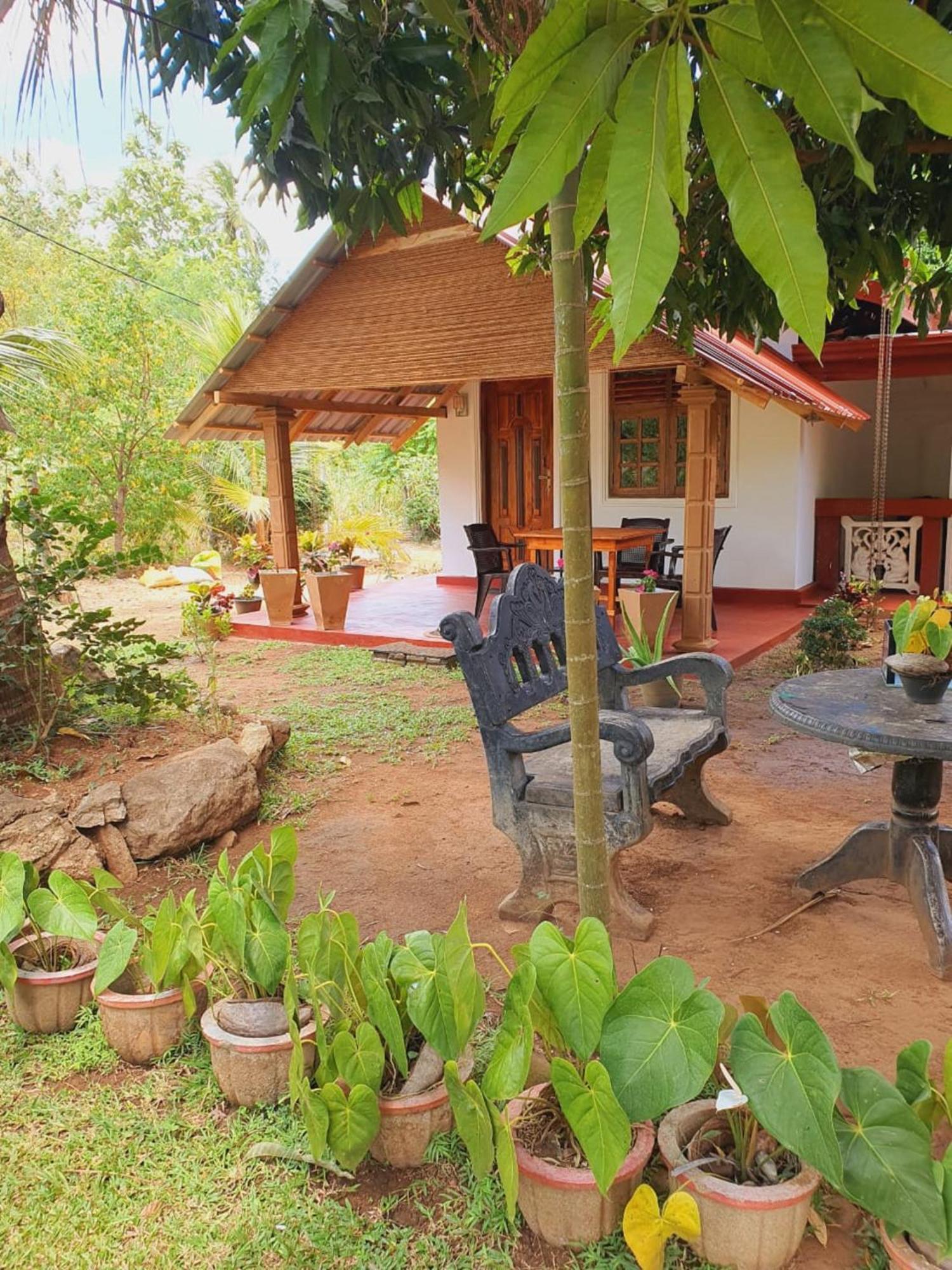 Jungle Eco Lodge & Safari Sigiriya Buitenkant foto